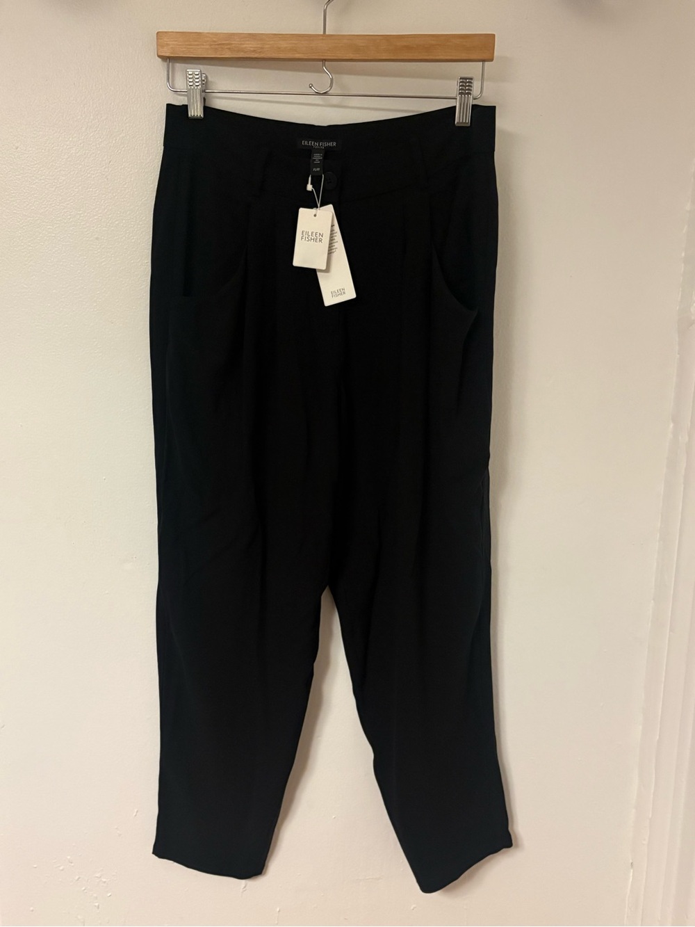 Eileen Fisher 100% Silk Crepe Pleated Ankle Tapered Pants, Black, Size PS, NWT